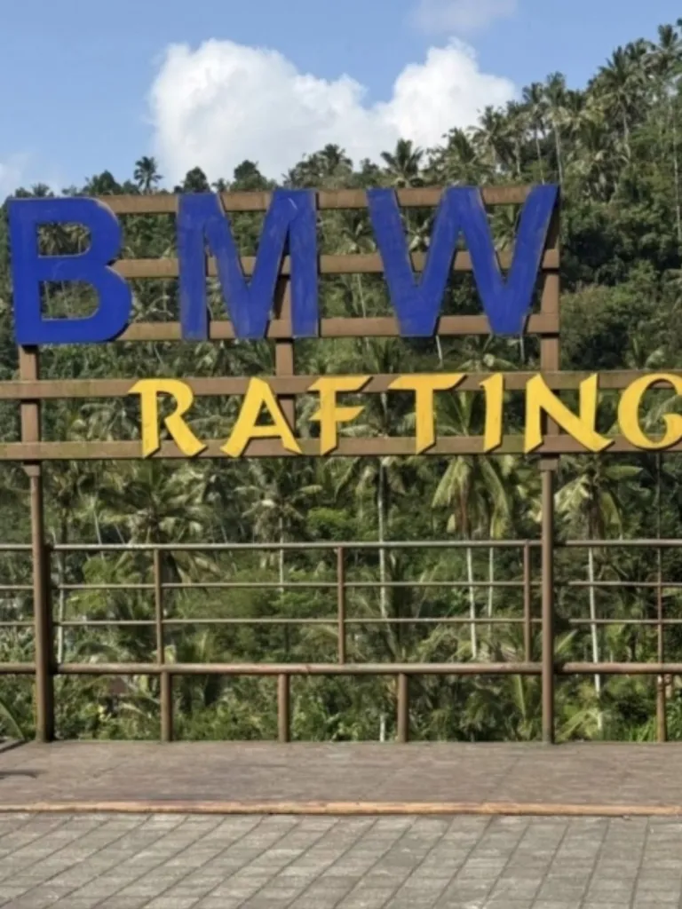 BMW 뜨라가와자 래프팅