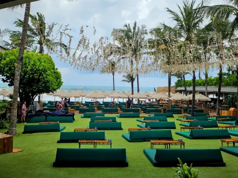 포테이토헤드 Potato Head Beach Club