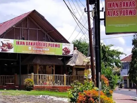 와룽 린짝 Ikan Bakar Alas Purwo Gunung salak