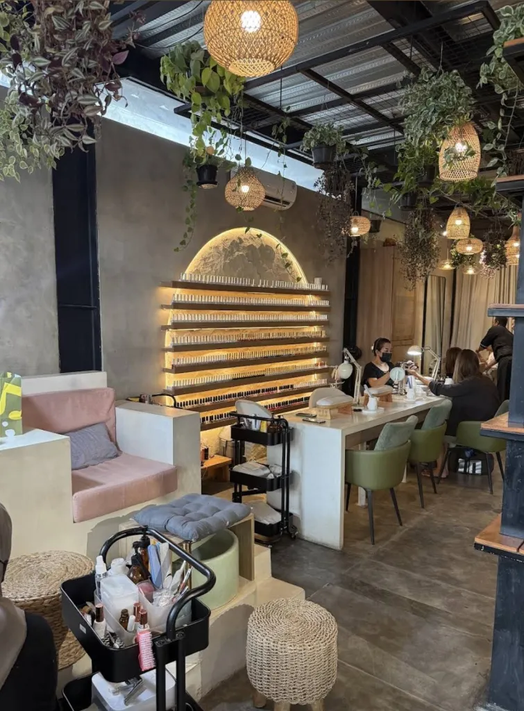 더 러스틱 선 네일, 헤어앤스파 The Rustic Sun Berawa Nail, Hair & Spa 사진 1/5