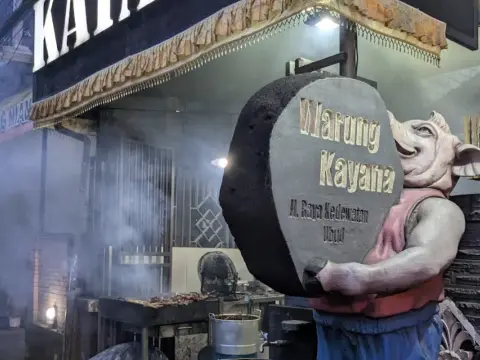 와룽 카야나 폭립 Warung Kayana Pork Ribs