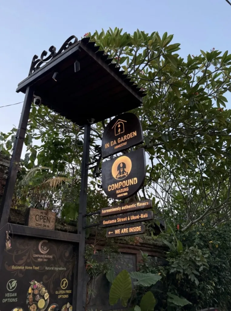 컴파운드 와룽 Compound Warung 사진 1/5