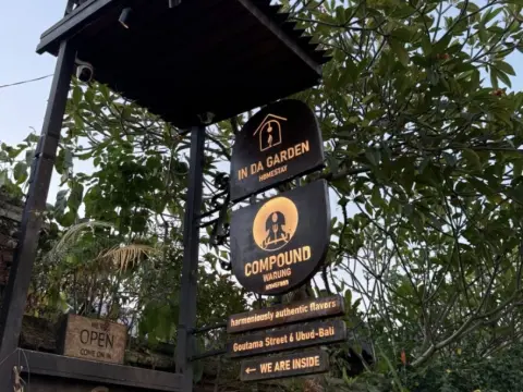 컴파운드 와룽 Compound Warung