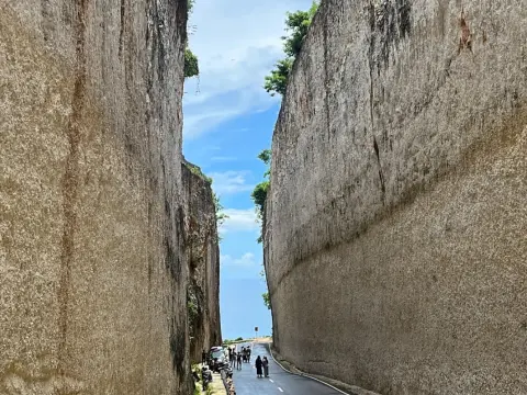 타나바락 절벽 Pantai tanah barak