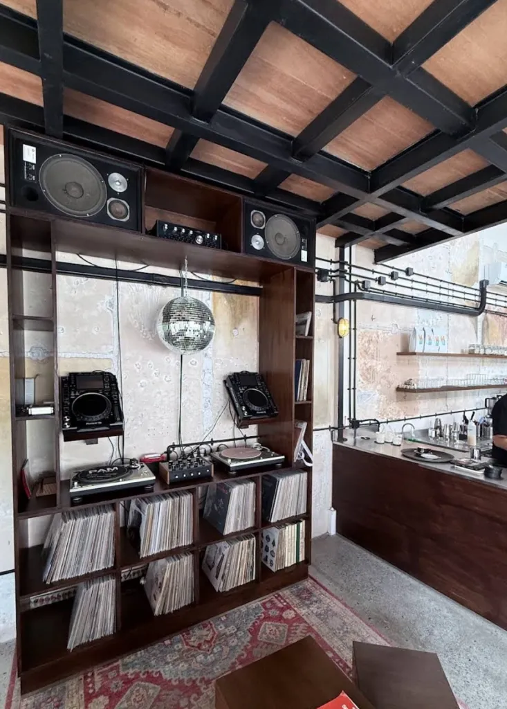 Moody's Café & Vinyls 사진 3/5