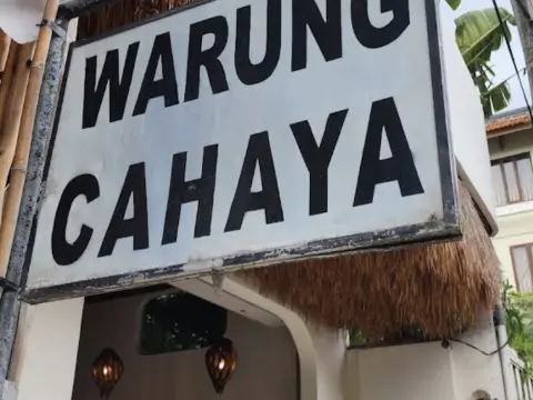 와룽 짜하야 Warung Cahaya