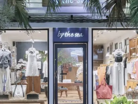 바이 더 씨 스미냑  By The Sea Seminyak