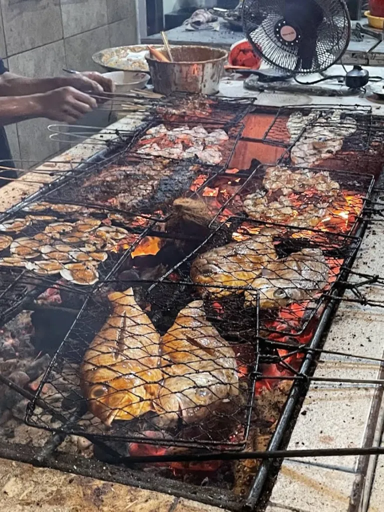 와룽 할메 / 와룽 할매 Warung Halme Ikan Bakar Ala Jimbaran 사진 2/5