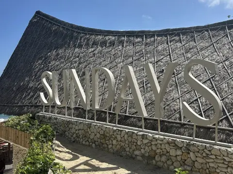 선데이즈 비치클럽 Sundays Beach Club