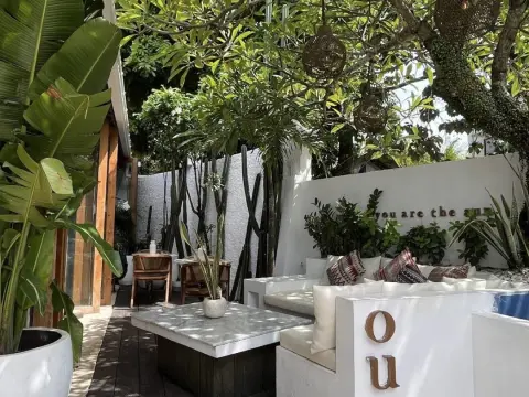 아워스 울루와뚜 Ours Uluwatu
