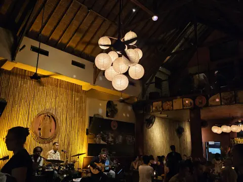 래핑부다 /래핑붓다 Laughing Buddha Bar