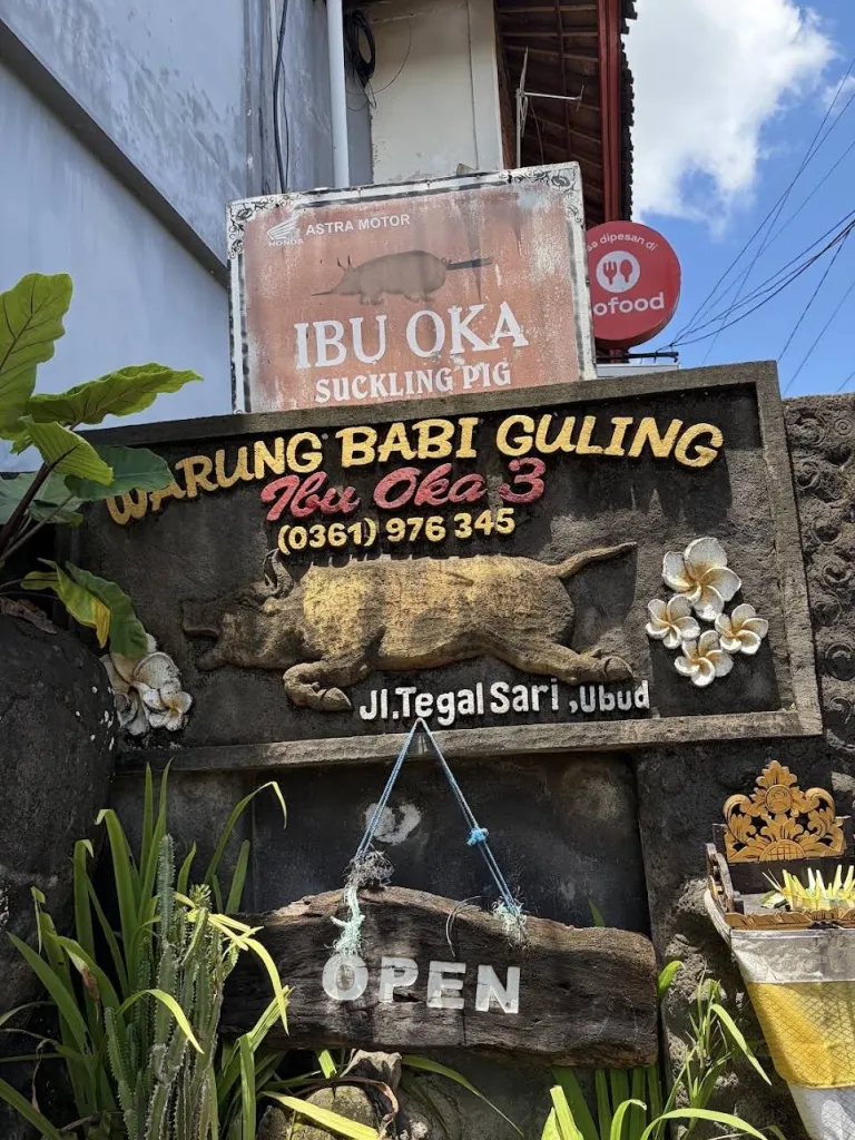 Babi Guling Ibu Oka Warung Babi Guling Ibu Oka 3 사진 2/5