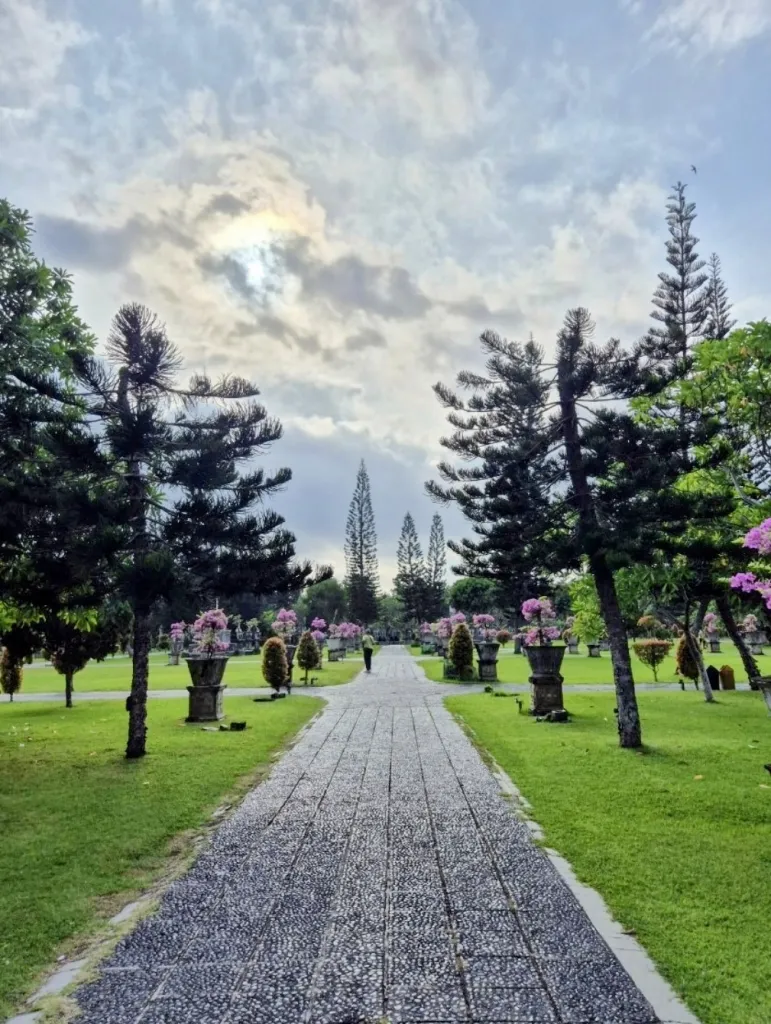 따만 우중 /타만 우중 Taman Ujung 사진 2/5