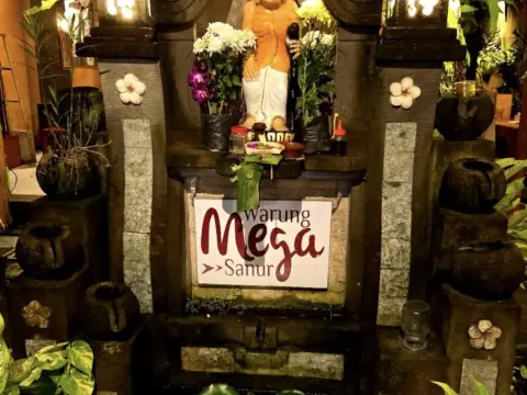 와룽 메가 사누르 WR. Mega Sanur